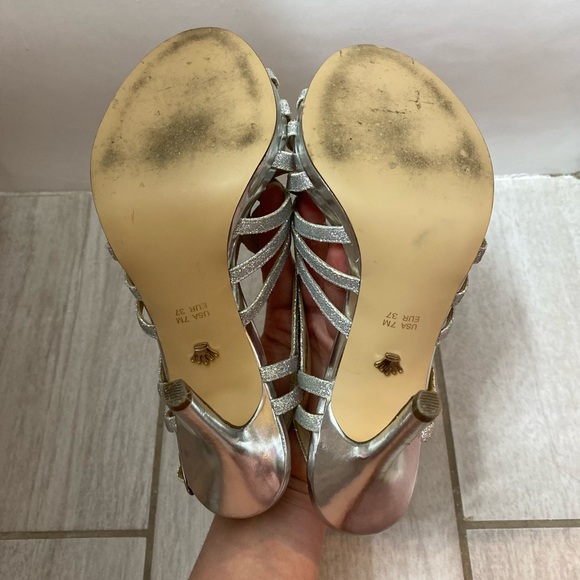 ✨Glinda🪄 Elegant Silver Strappy Heels - Picture 5 of 10